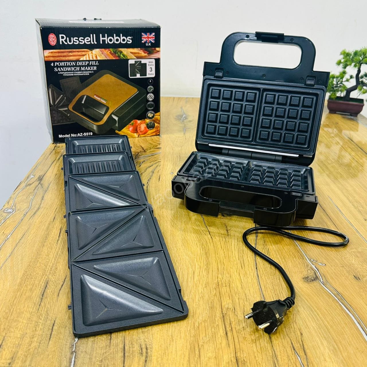 Russell Hobbs | 3 in 1 | Sandwich Grill & Waffle Maker | 800W