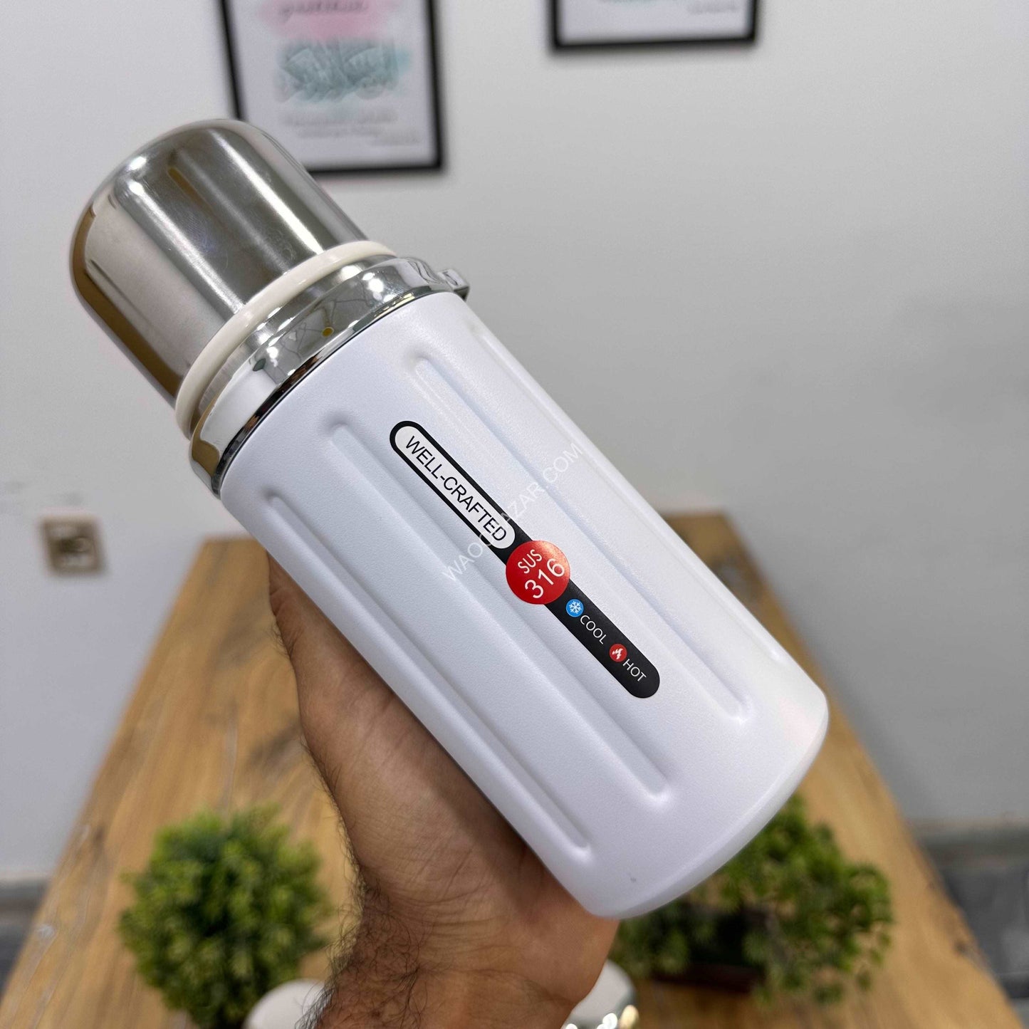 600 ml Stainless Steel Vacuum Bottle - Hot & Cold