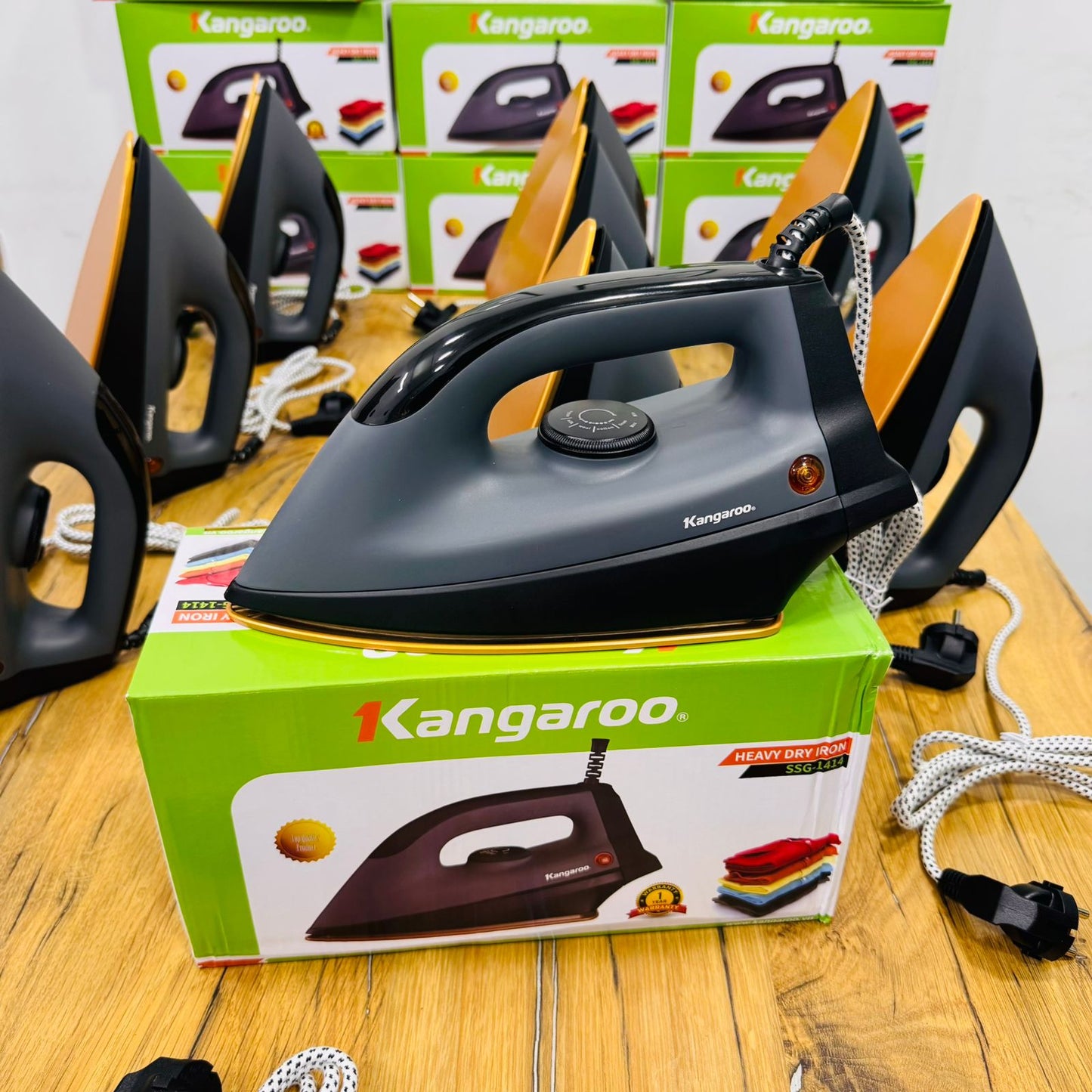Kangaroo Heavy Dry Iron |  1200 Watt | SSG-1414 | Ceramic Sole Plate
