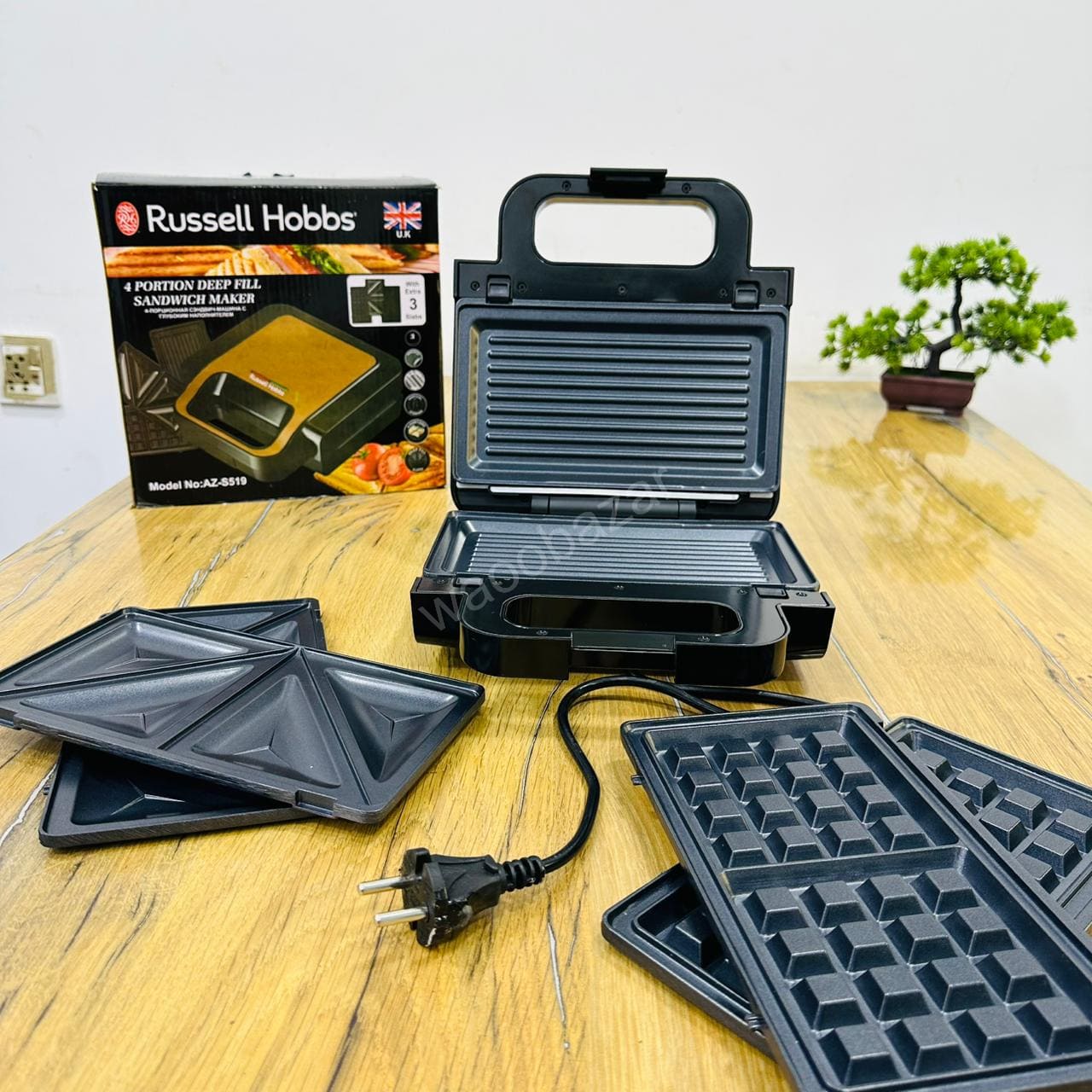 Russell Hobbs Sandwich Maker | 3 in 1 Sandwich Grill & Waffle Maker | 800W